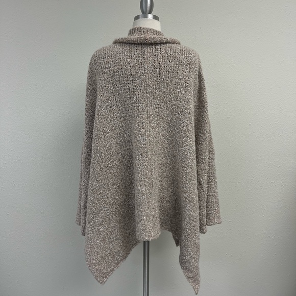 NEW FREE PEOPLE Sweater Oversized with 3/4 Sleeves - Picture 3 of 5